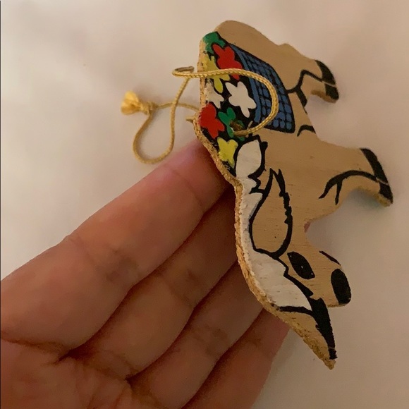 3” wooden donkey with flower 🌸 basket 🧺 ornament - Picture 8 of 13